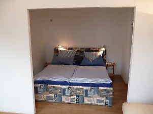 Super bequemes Komfortbett mit verstellbaren Kopfteilen